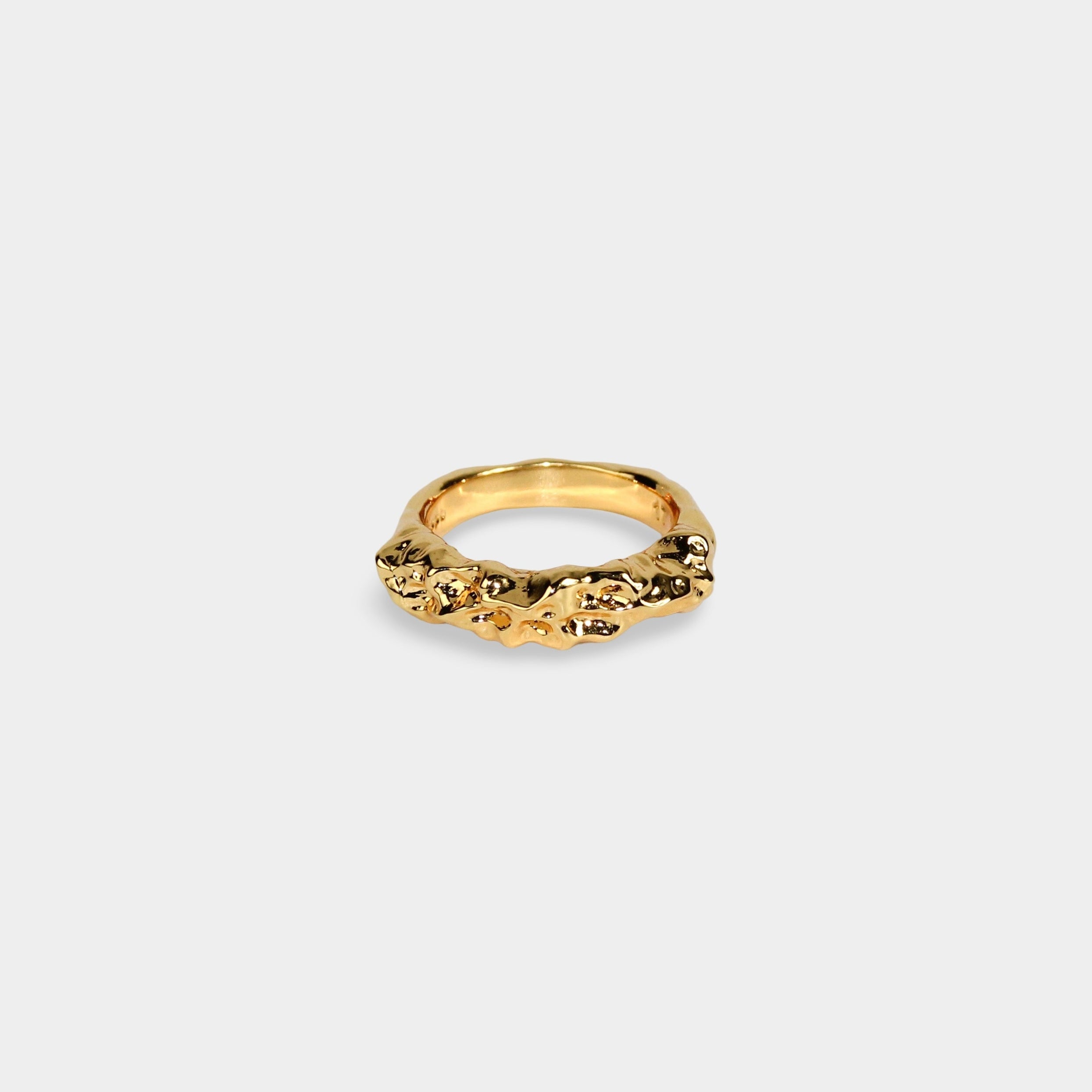 GENNO RING guld – texturerad guldring minimalistisk design