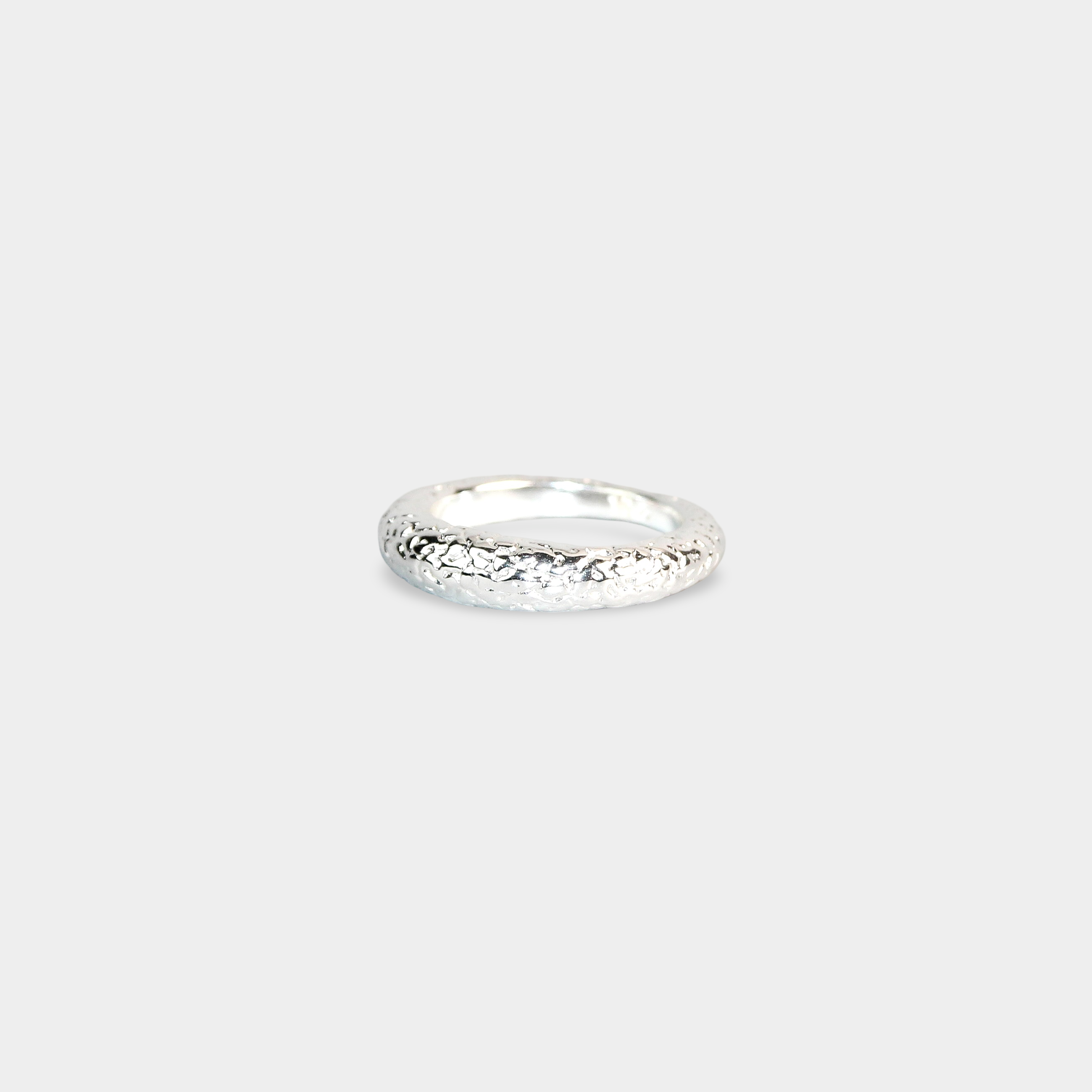KAIZEN TEXTURED RING silver – texturerad silverring minimalistisk design